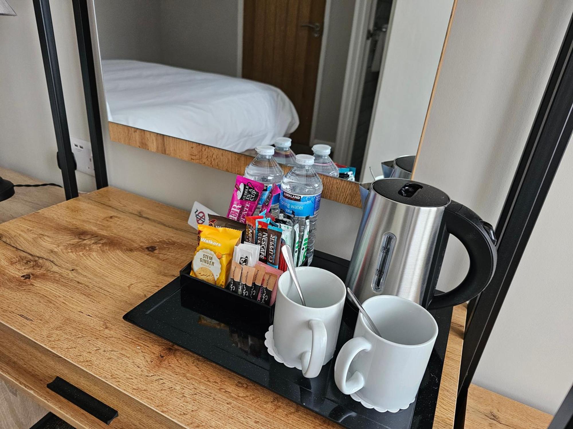 The Ivernia Hotel 스케그니스 외부 사진