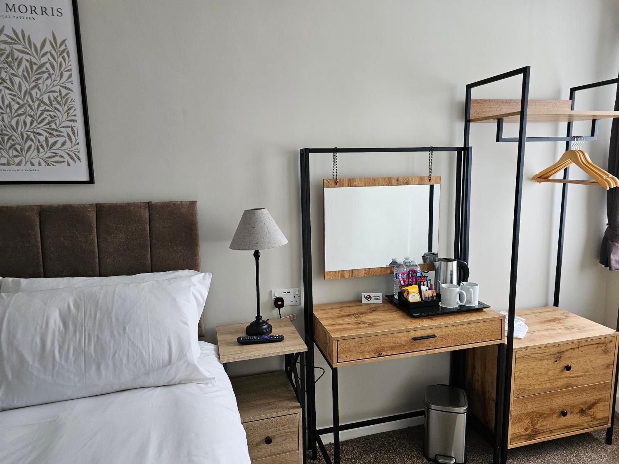 The Ivernia Hotel 스케그니스 외부 사진