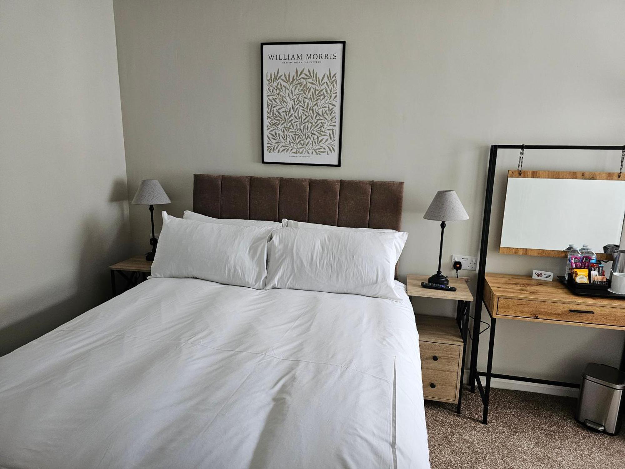 The Ivernia Hotel 스케그니스 외부 사진